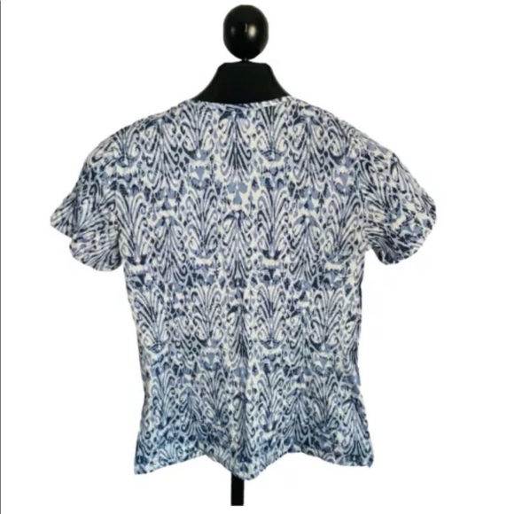 Landau Women’s XSM Ceil Blue White Navy Patterned Pocket V-Neck Scrub Top - Picture 3 of 5